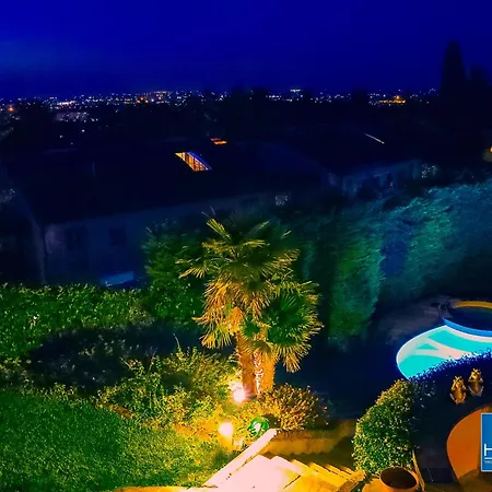 Blissful Havenluxurious With Pool* * * * * Willa Bolonia