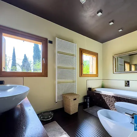 Blissful Havenluxurious With Pool* * * * * * Bolonia
